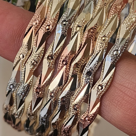 Set of Seven Tricolor Gold Filled Bangle Wave Design Bracelet - Picture 4 of 7